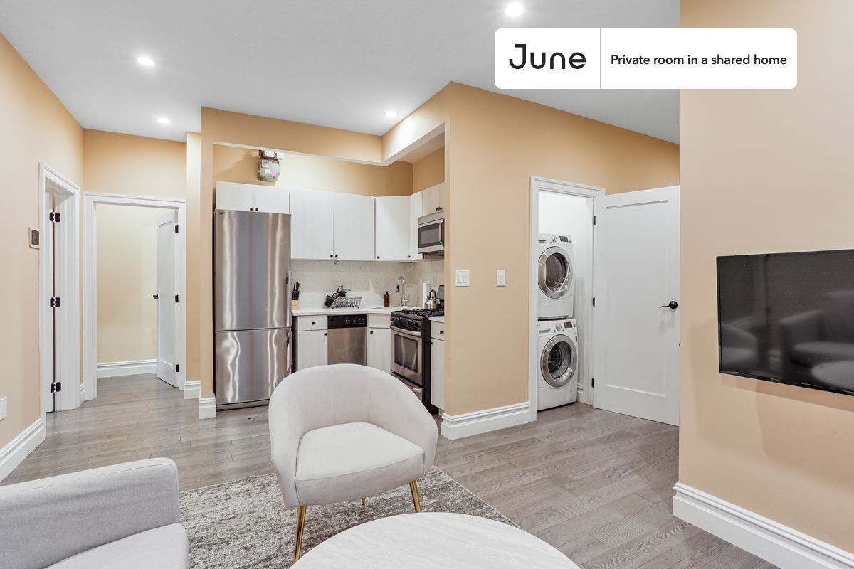 Building Photo - Room in Shared 3 bed/2 bath home in East Harlem