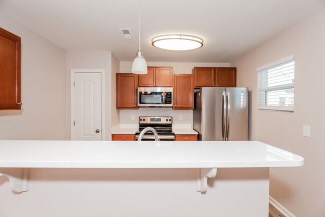 Building Photo - 204 Ravenridge Ct