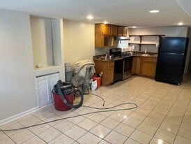 Building Photo - 2232 Ridgeland Ave