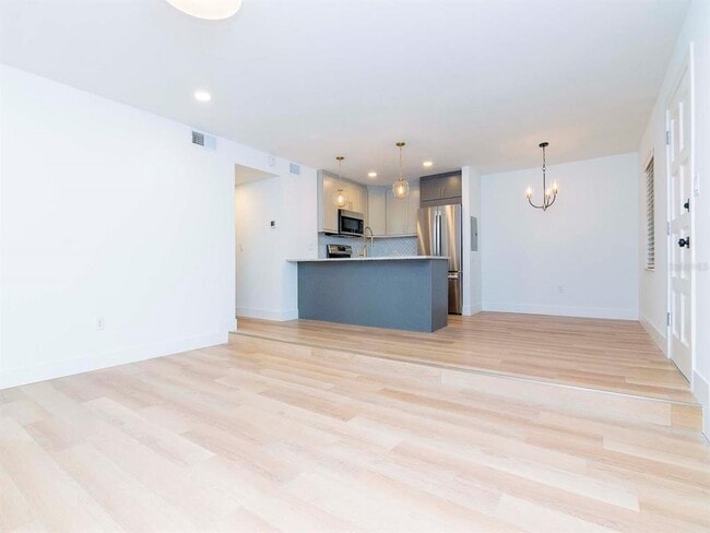 Building Photo - 107 S Obrien St