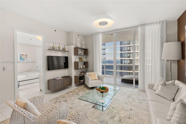 Building Photo - 15811 Collins Ave