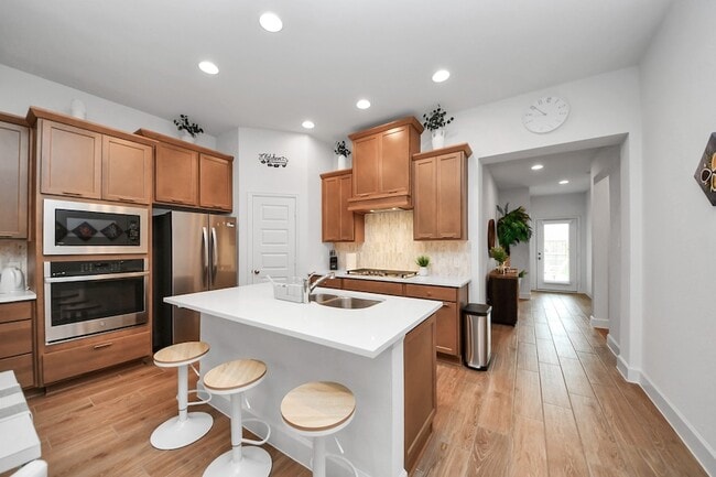 Building Photo - 27210 Butterfly Mint Ln