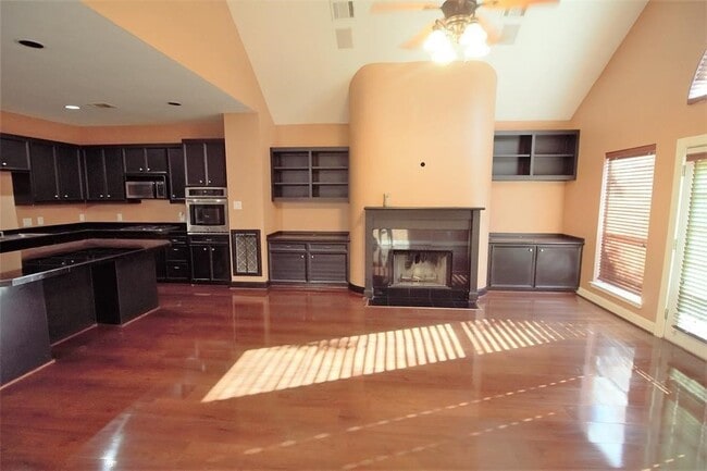 Building Photo - 9810 Marlink