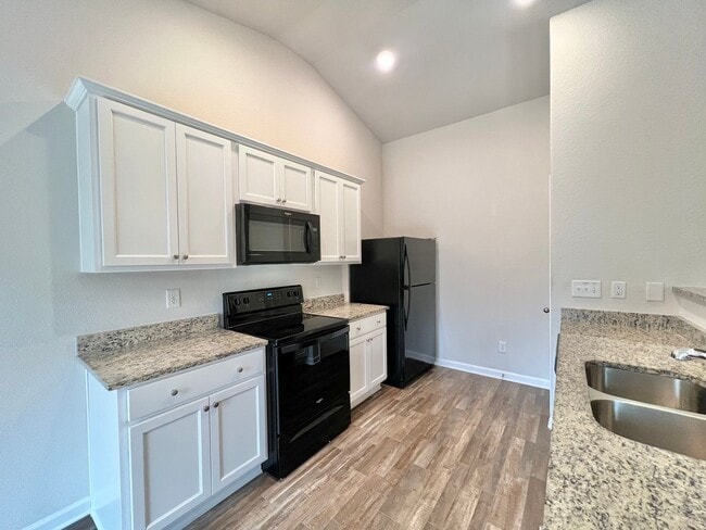 Building Photo - Charming 3BD, 2BA Zebulon Home in a Quiet HOA Community with Amenities