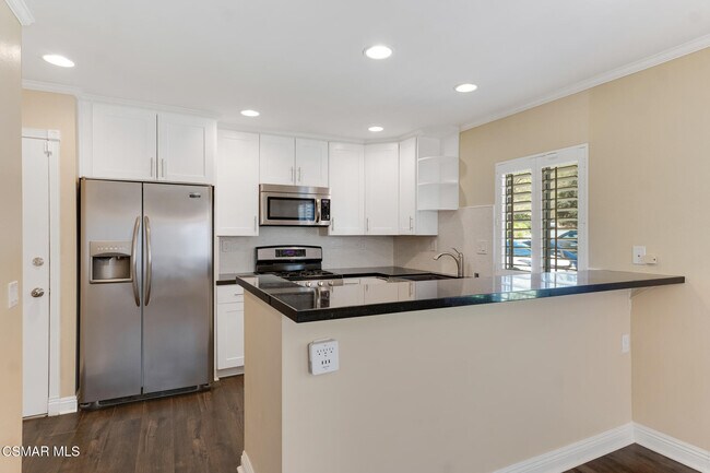 Building Photo - 408 Via Colinas