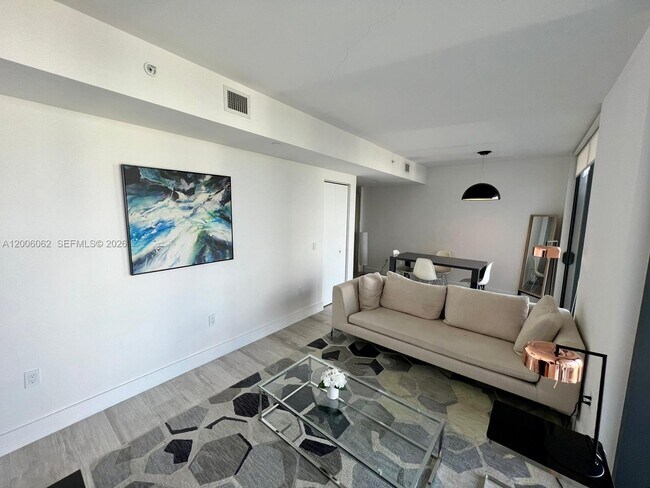 Building Photo - 121 NE 34th St