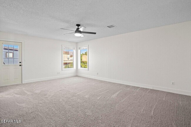 Building Photo - 11025 Bullseye St