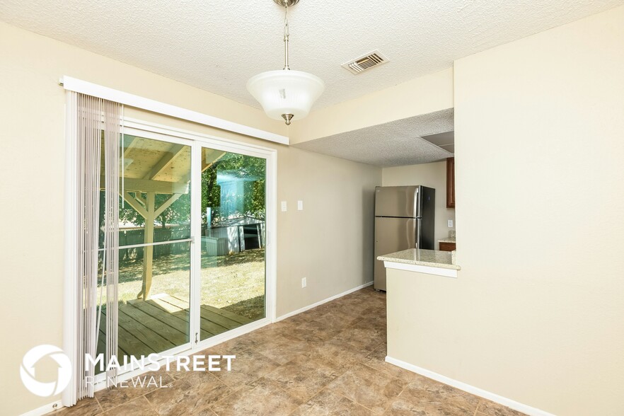 Building Photo - 6407 Woods Edge Dr