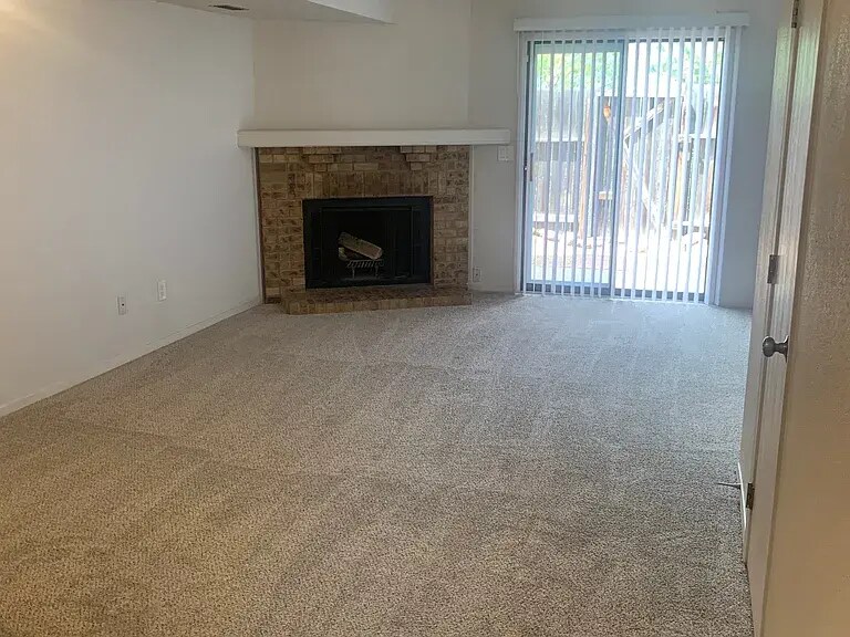 Living room - 7526 Banner Ct