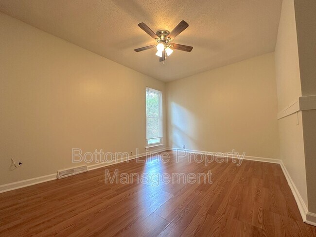 Building Photo - 6925 Stonington Ln