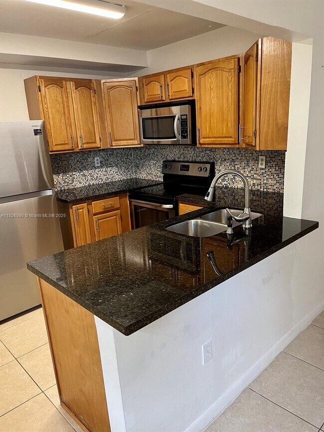 Primary Photo - 415 W Park Dr