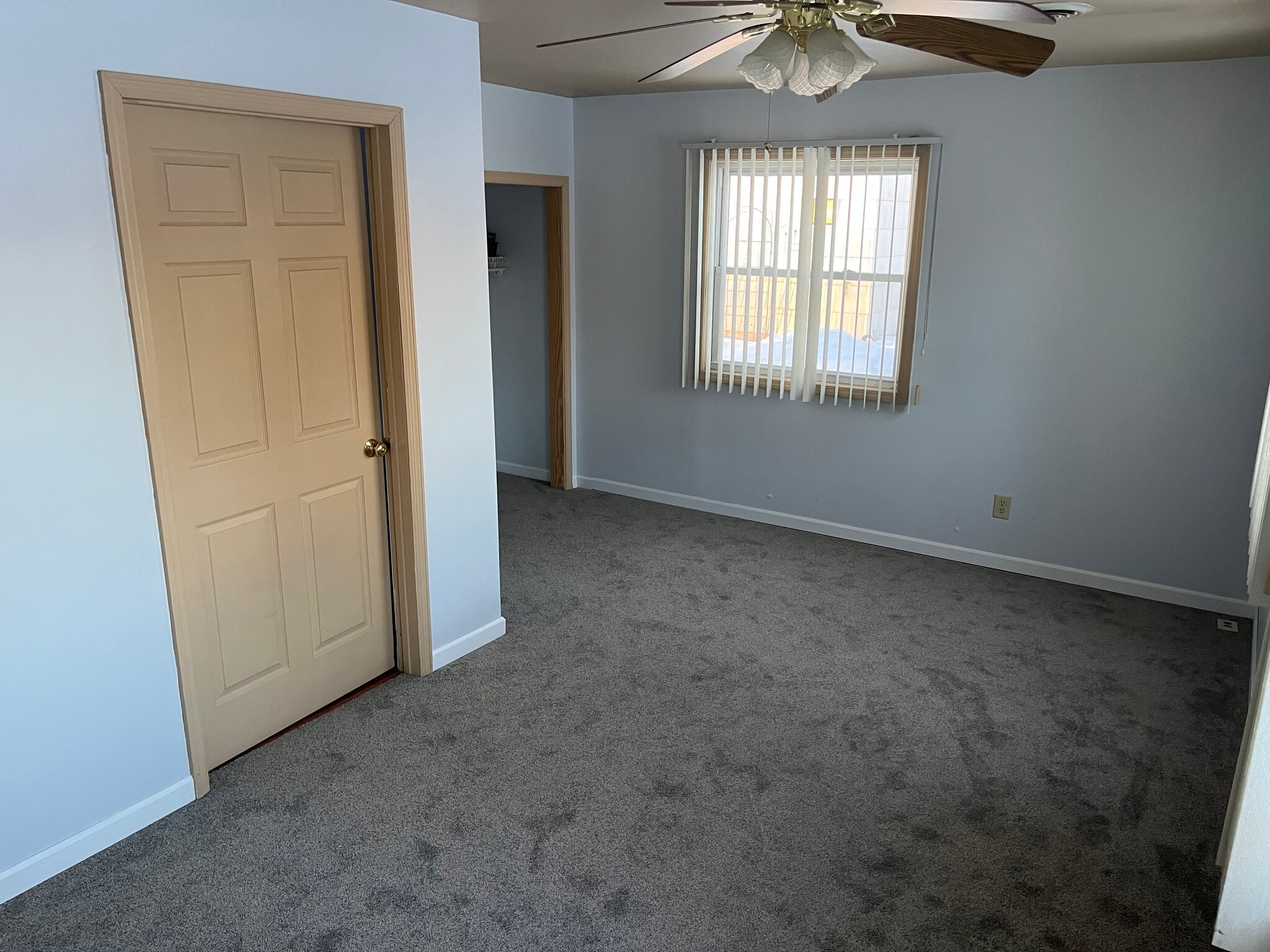 Building Photo - 727 Bellevue Ave