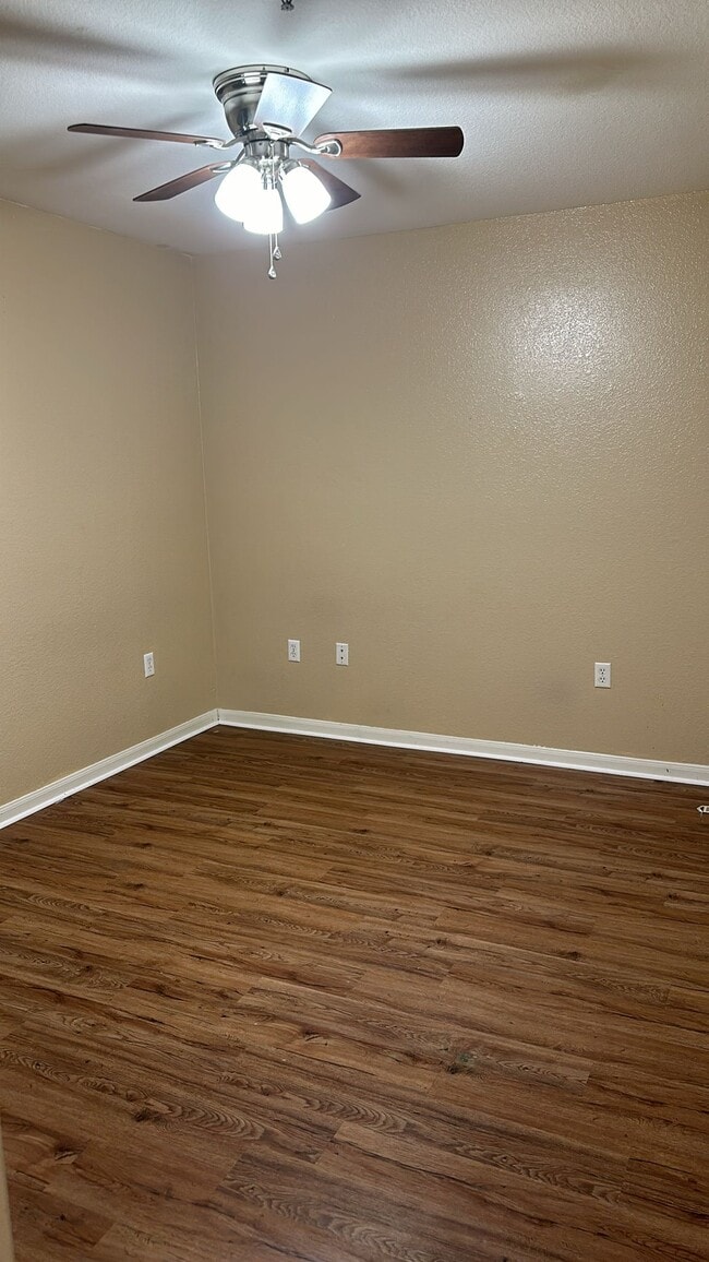 Building Photo - 529 Southwest Pkwy