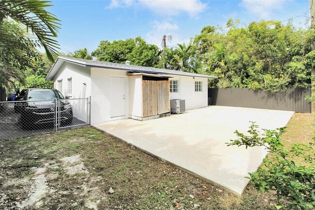 Building Photo - 5151 N Miami Ave