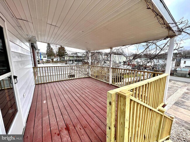 Building Photo - 145 N Nice St