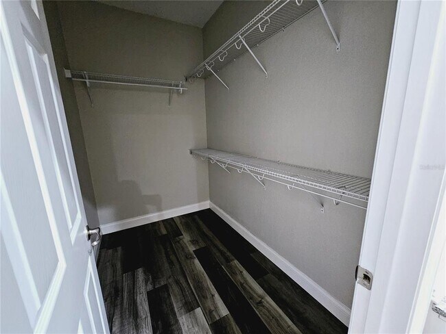 Building Photo - 1930 Saddlewood Ct