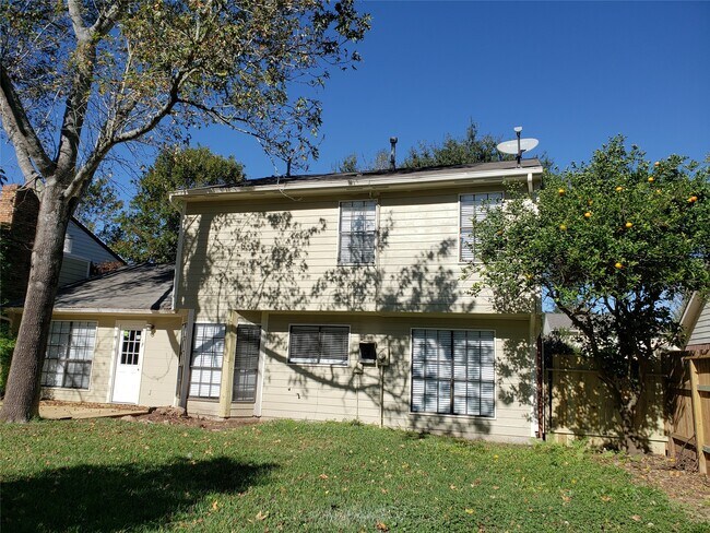 Building Photo - 1911 Richmond Vantage Dr