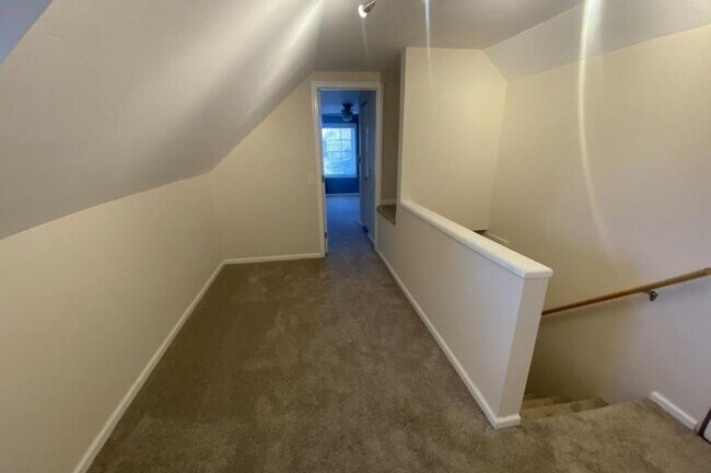 Building Photo - 209 Homewood Dr