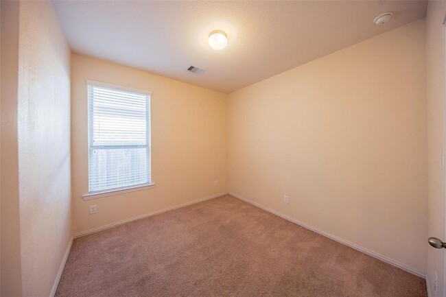 Building Photo - 1613 Summer City Dr