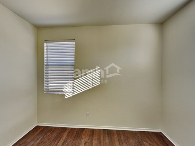 Building Photo - 1720 S Valle Verde