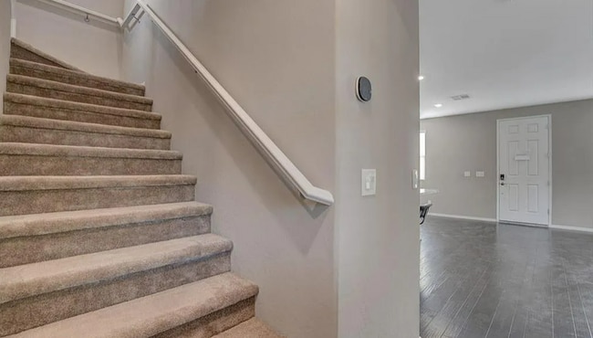 Building Photo - 37 Alamere Falls Dr