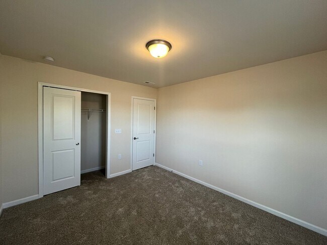 Building Photo - 5718 Preveza Pl