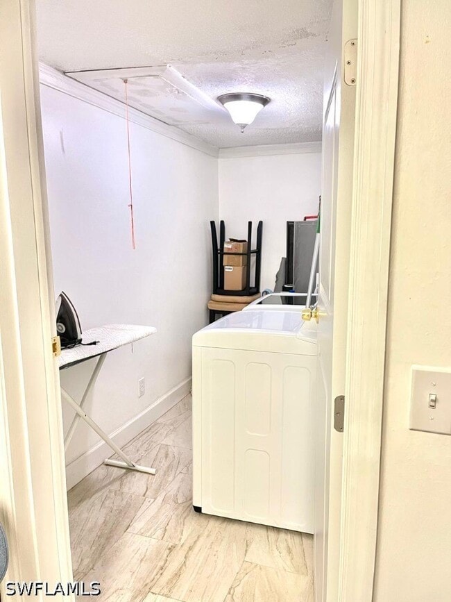 Building Photo - 5385 Treetops Dr