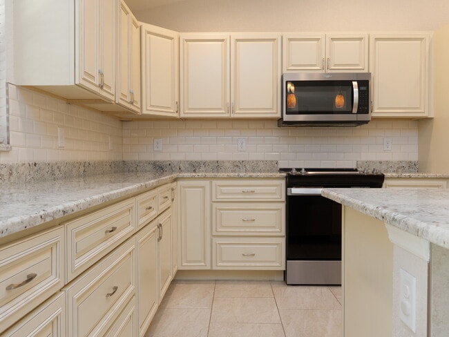 Building Photo - RENT THIS WITH ZERO DEPOSIT