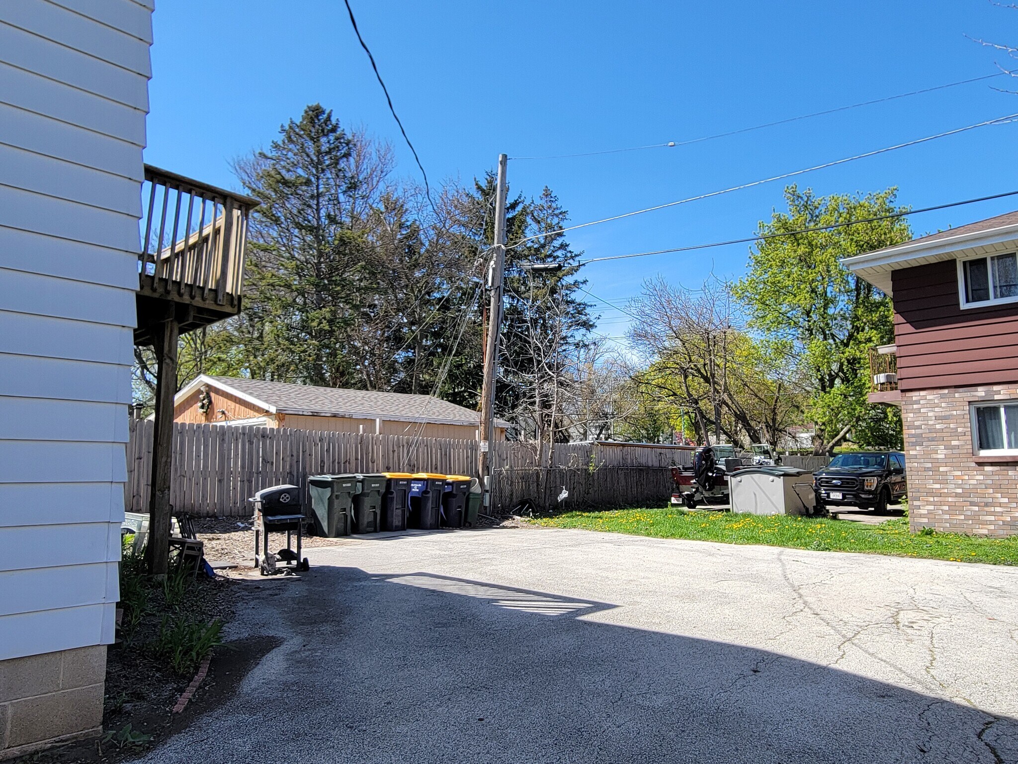 Parking - 9010 W Mitchell St