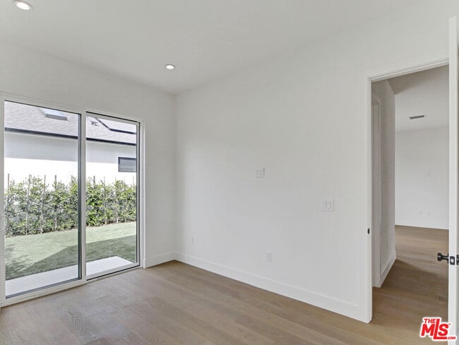 Building Photo - 4720 Marshall Dr