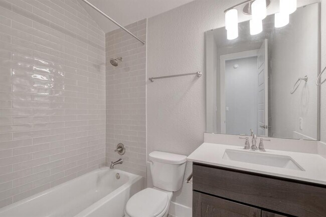 Building Photo - 4600 Post Ln