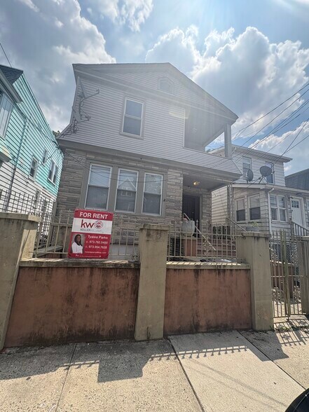 Building Photo - 150 Brookdale Ave