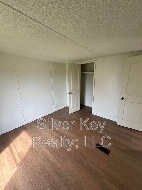 Building Photo - 3631-3637 Sweetwater Vonore Road