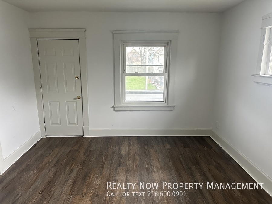 Building Photo - 9521 Mt Auburn Ave