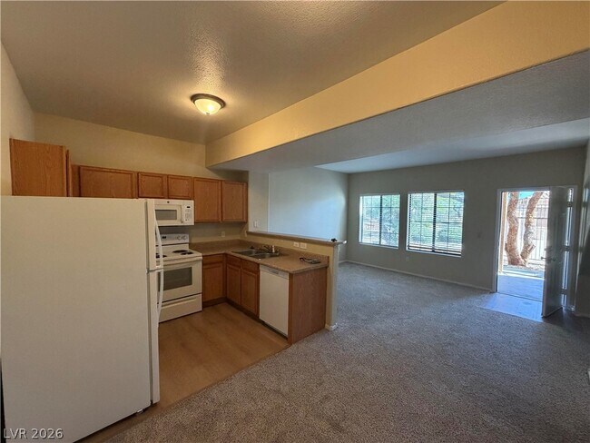 Building Photo - 2060 Rancho Lake Dr