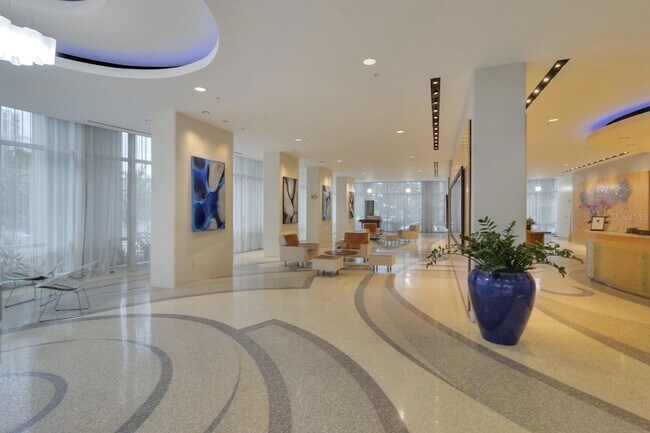 Building Photo - 150 E Robinson St