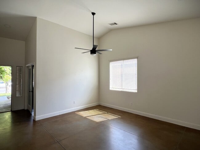 Building Photo - 5605 Scatena Isle Dr