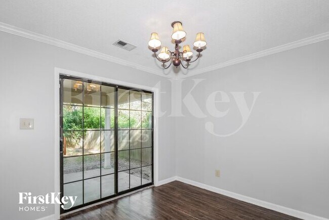 Building Photo - 7098 Maryland Ct