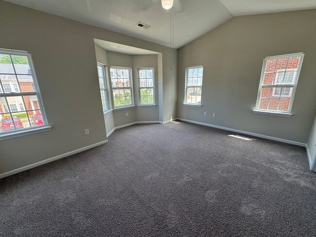 Building Photo - Beautiful and Spacious 2 Bedroom 2.5 Bath ...