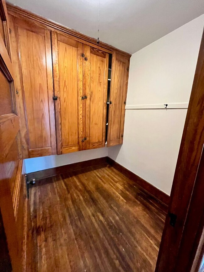 Building Photo - 1451 Hertel Ave