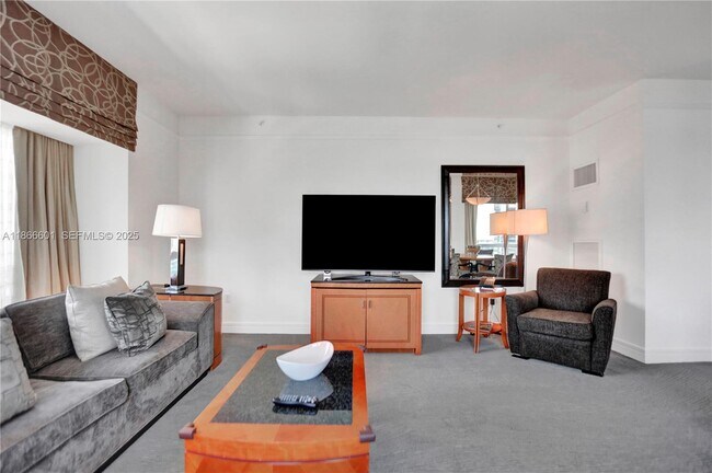 Building Photo - 1435 Brickell Ave