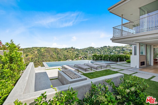 Building Photo - 3642 Beverly Ridge Dr