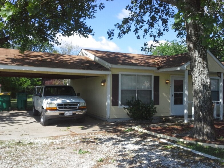 Building Photo - 3324 Dorothy Ln
