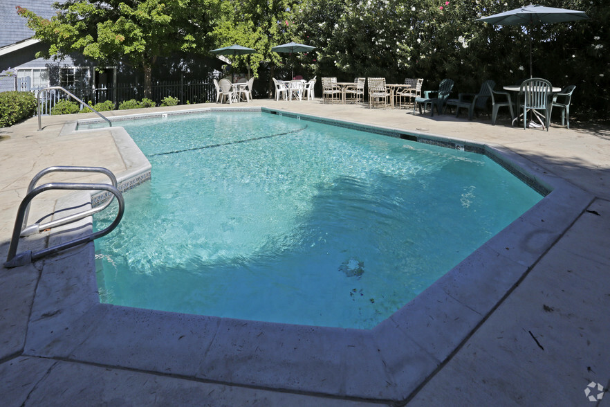 Primary Photo - Palm Terrace Apartments