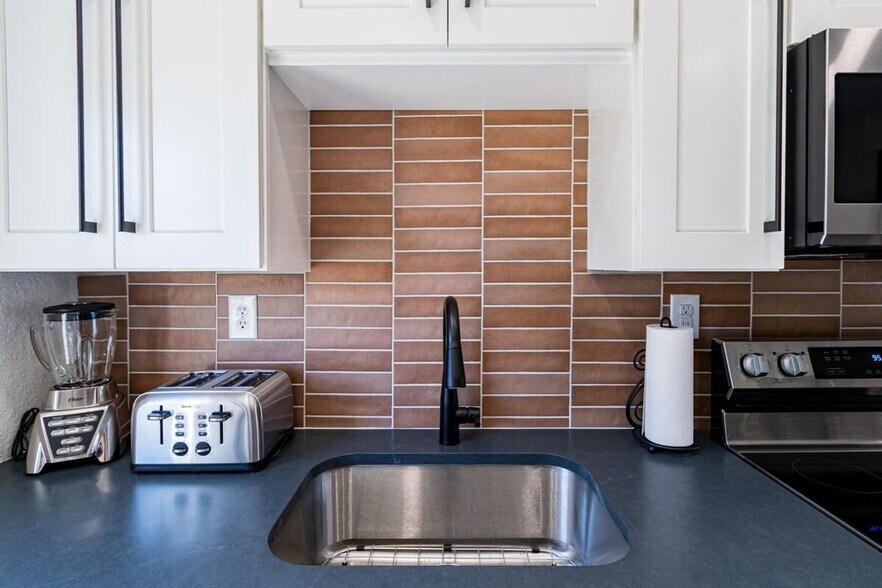 Building Photo - 400 S Atlantic Ave