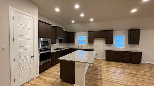 Building Photo - 6617 Covina Ln