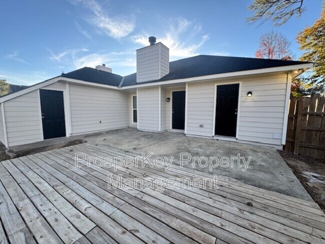 Building Photo - 5272 Spinnaker Ct