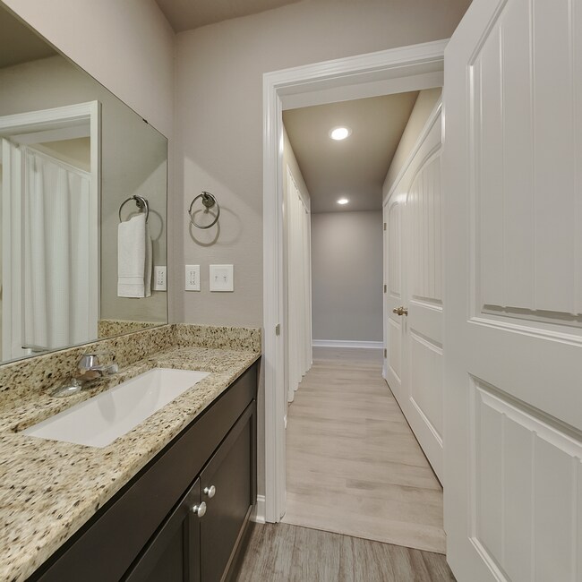 Building Photo - Charming 3-Bed, 2-Bath Home in Blue Springs