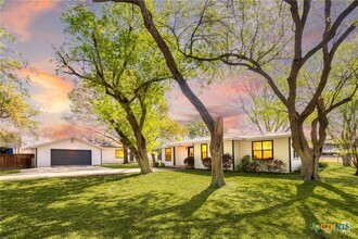 Building Photo - 344 Alves Ln