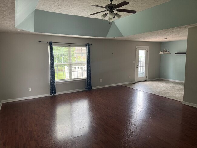 Building Photo - 348 White Dogwood Cir